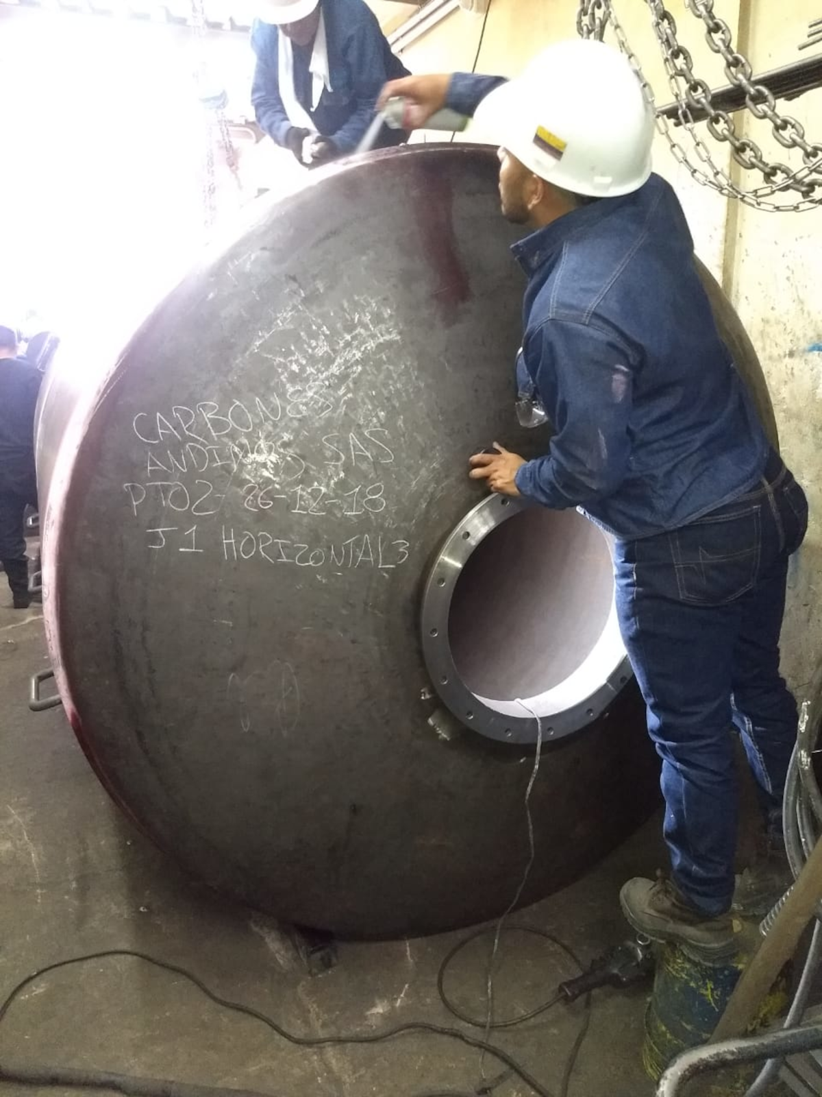 Tanque pulmón vertical reforzado para trabajo continuo